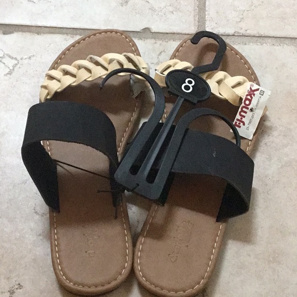 NWT Black Sandals Size 8 - Picture 3 of 4